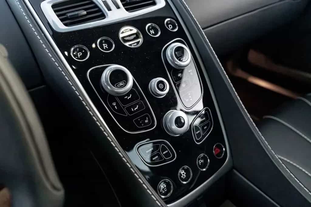 Aston Martin Vanquish 6.0 Auto*ERSTKLASSIG*ENDSTUFE*CARBON* 05/2014-photo-15