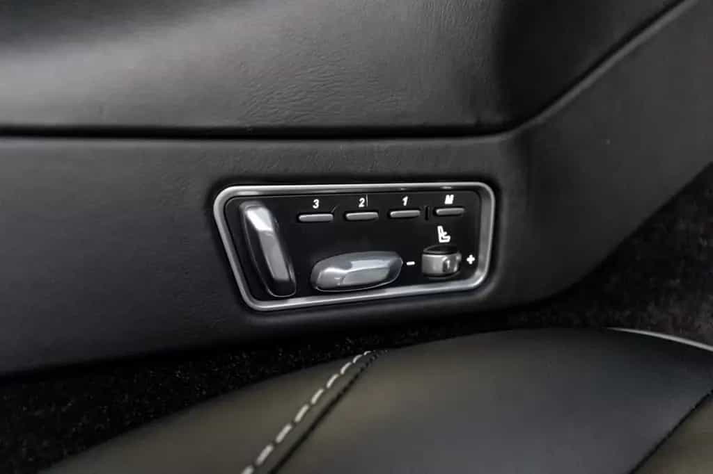 Aston Martin Vanquish 6.0 Auto*ERSTKLASSIG*ENDSTUFE*CARBON* 05/2014-photo-17