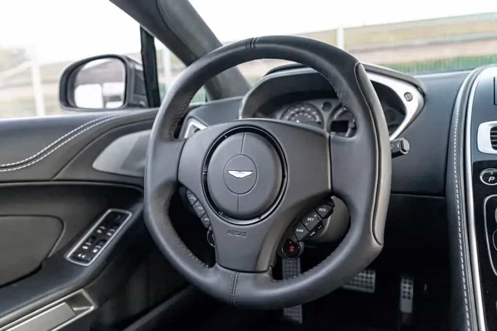Aston Martin Vanquish 6.0 Auto*ERSTKLASSIG*ENDSTUFE*CARBON* 05/2014-photo-21