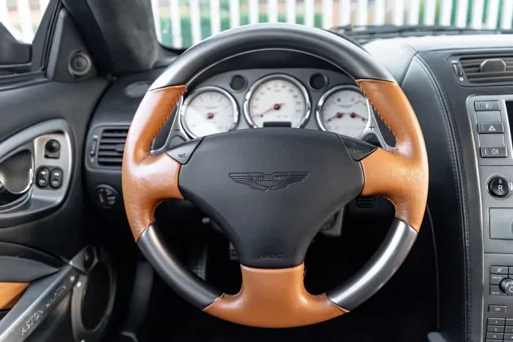 Aston Martin Vanquish S*TOP ZUSTAND*VOLL LEDER*KLASSIKER*V12 08/2006-photo-23