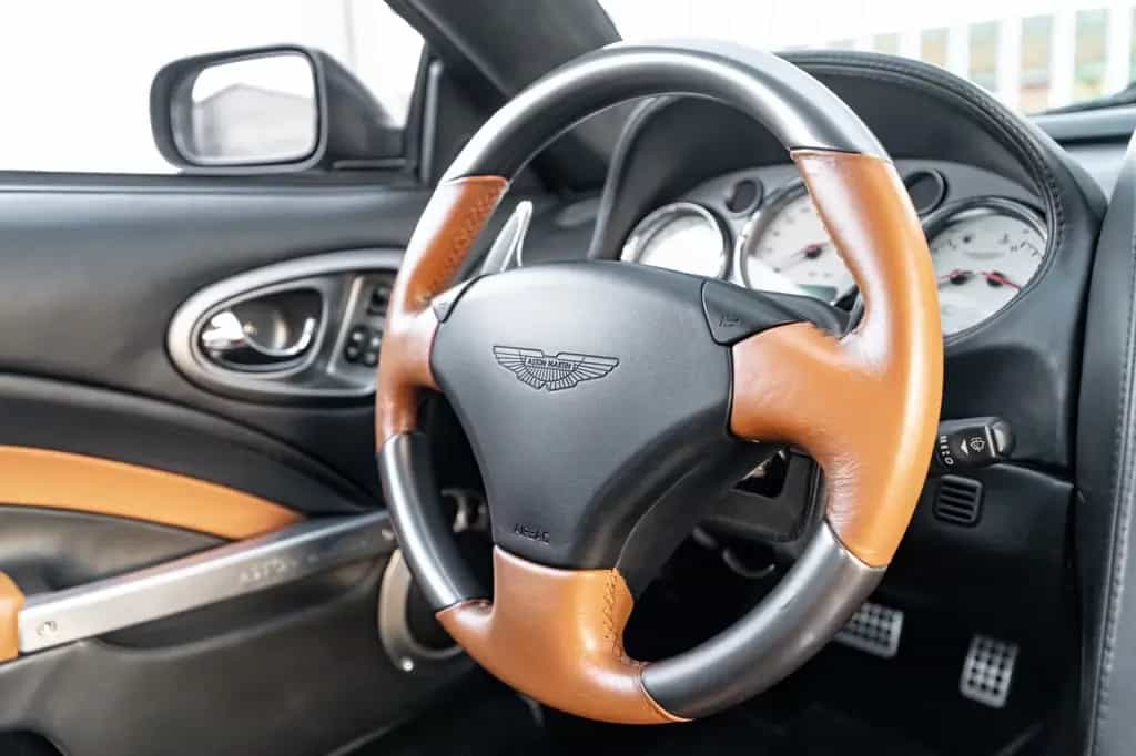 Aston Martin Vanquish S*TOP ZUSTAND*VOLL LEDER*KLASSIKER*V12 08/2006-photo-24