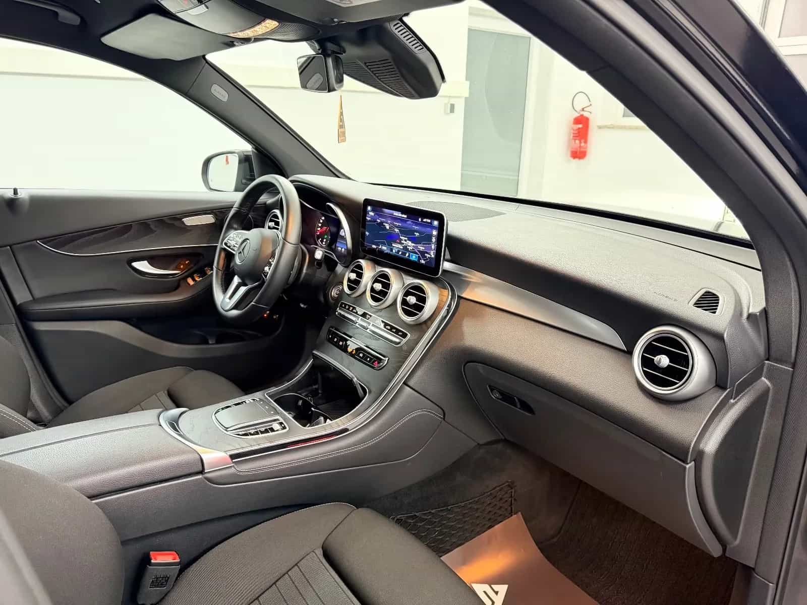 Mercedes-Benz GLC-Class 300 12/2020-photo-10