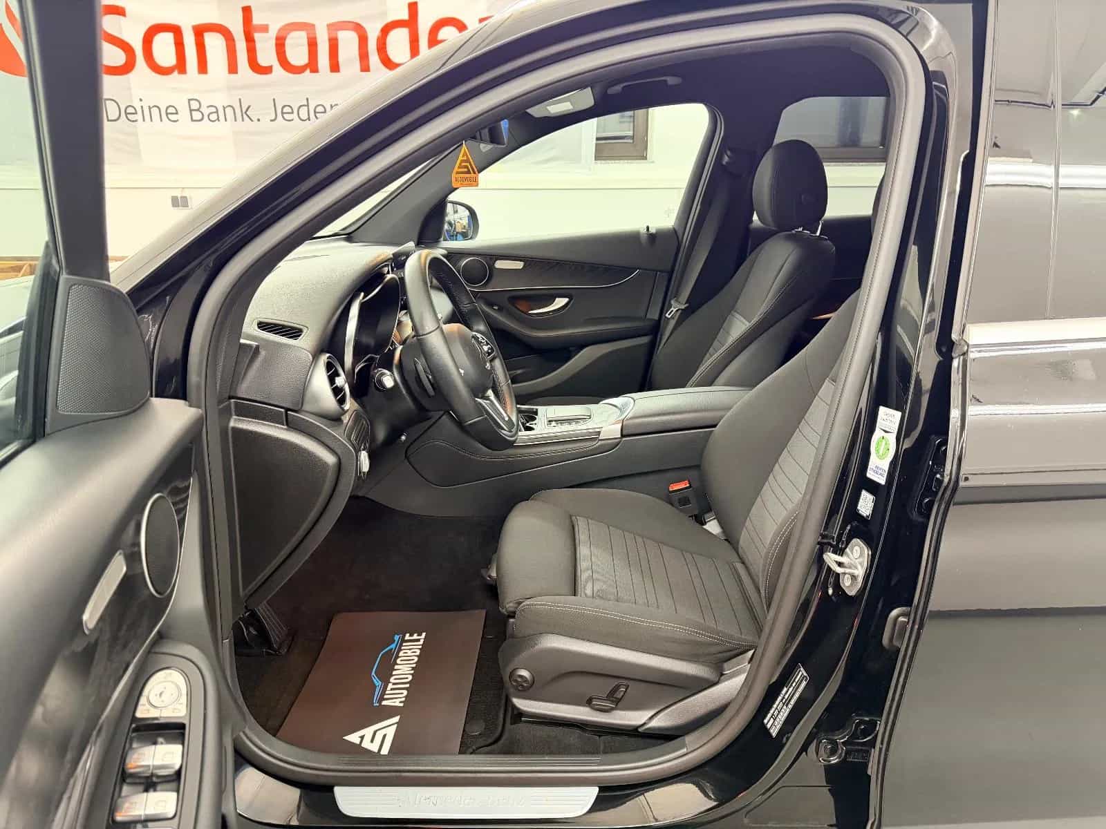 Mercedes-Benz GLC-Class 300 12/2020-photo-11