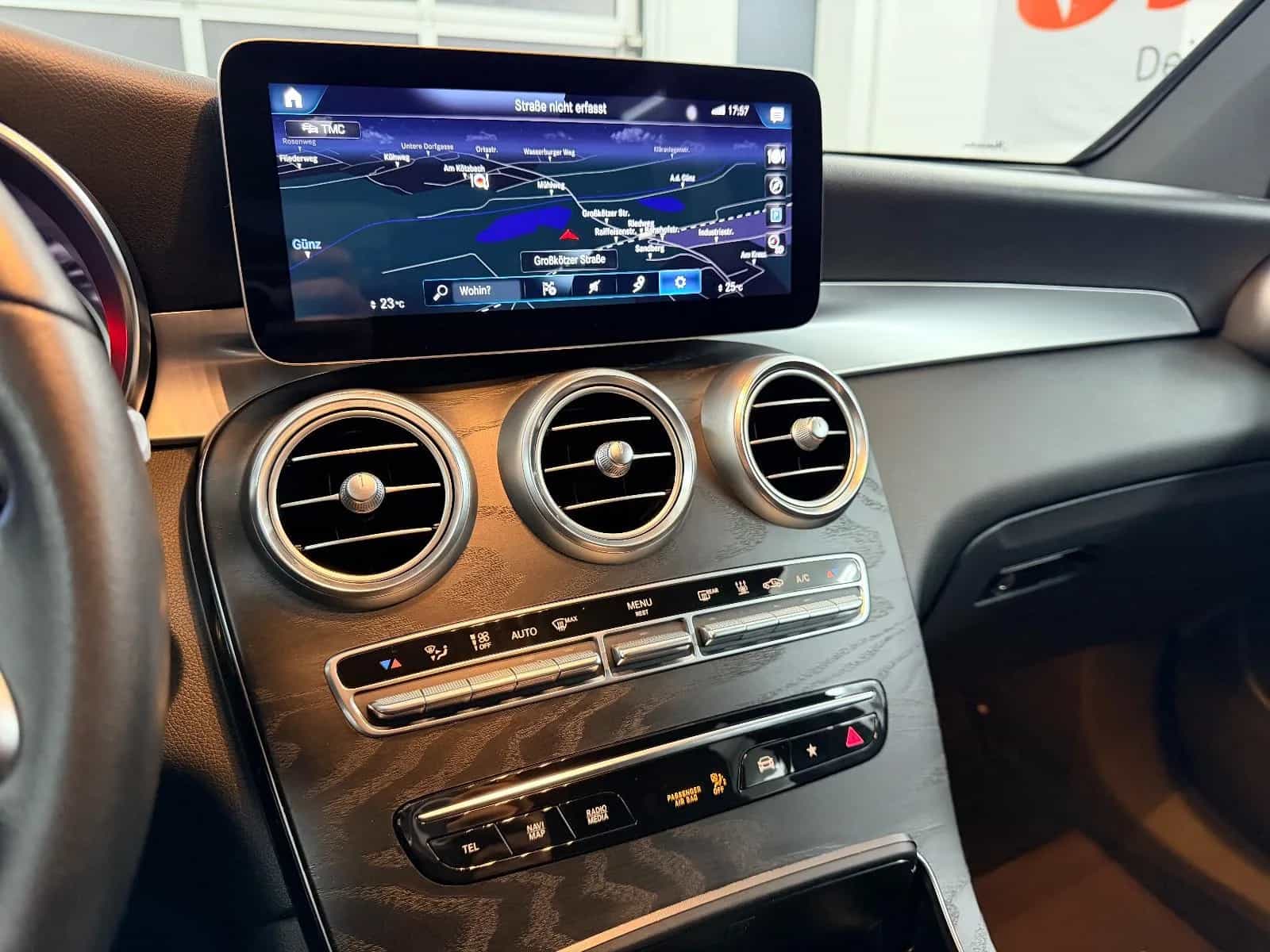 Mercedes-Benz GLC-Class 300 12/2020-photo-26