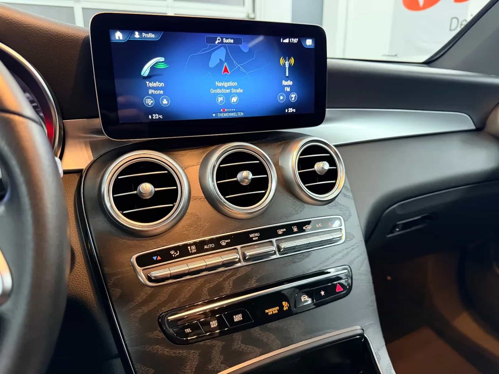 Mercedes-Benz GLC-Class 300 12/2020-photo-27