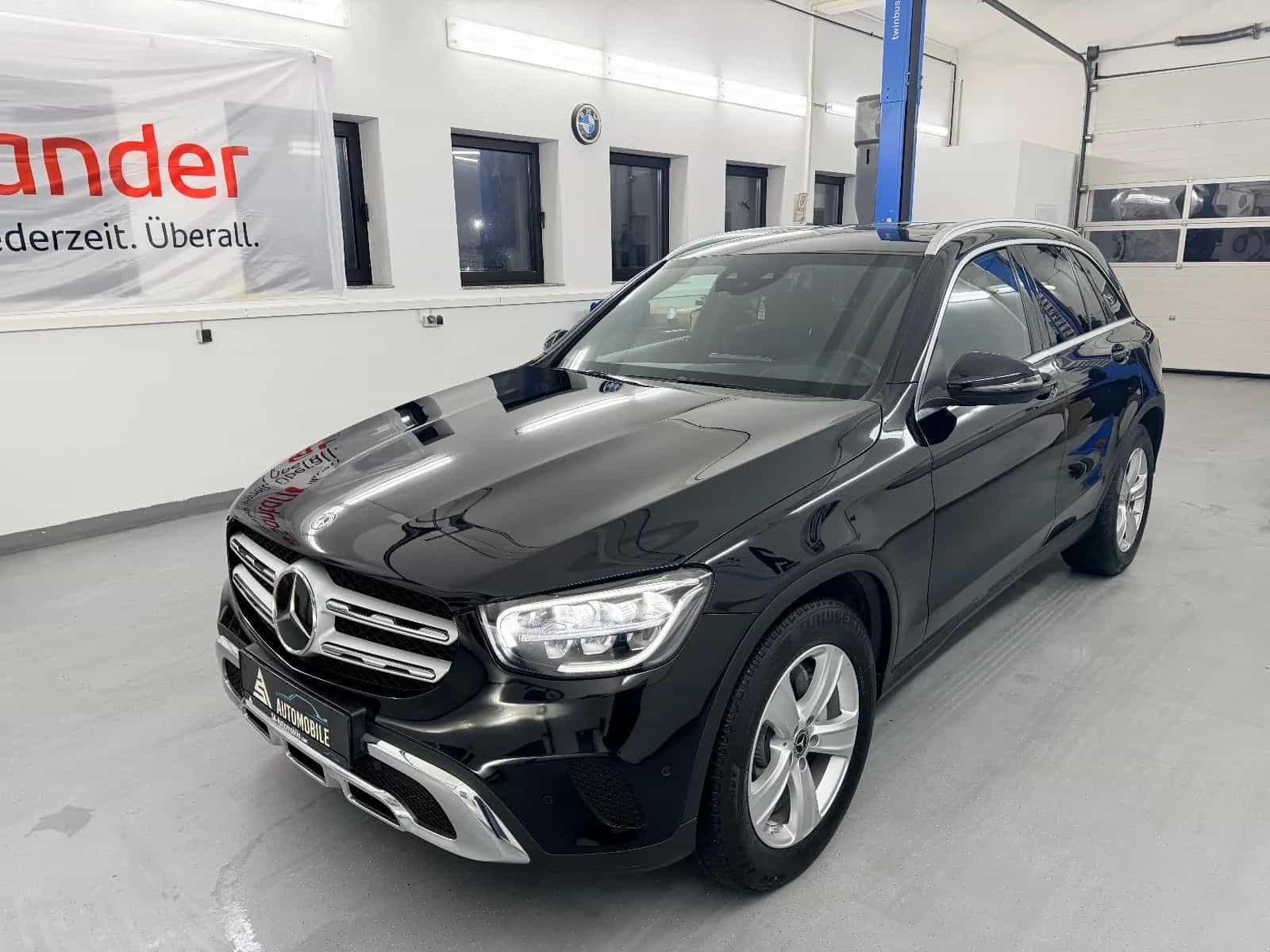 Mercedes-Benz GLC-Class 300 12/2020-photo-3