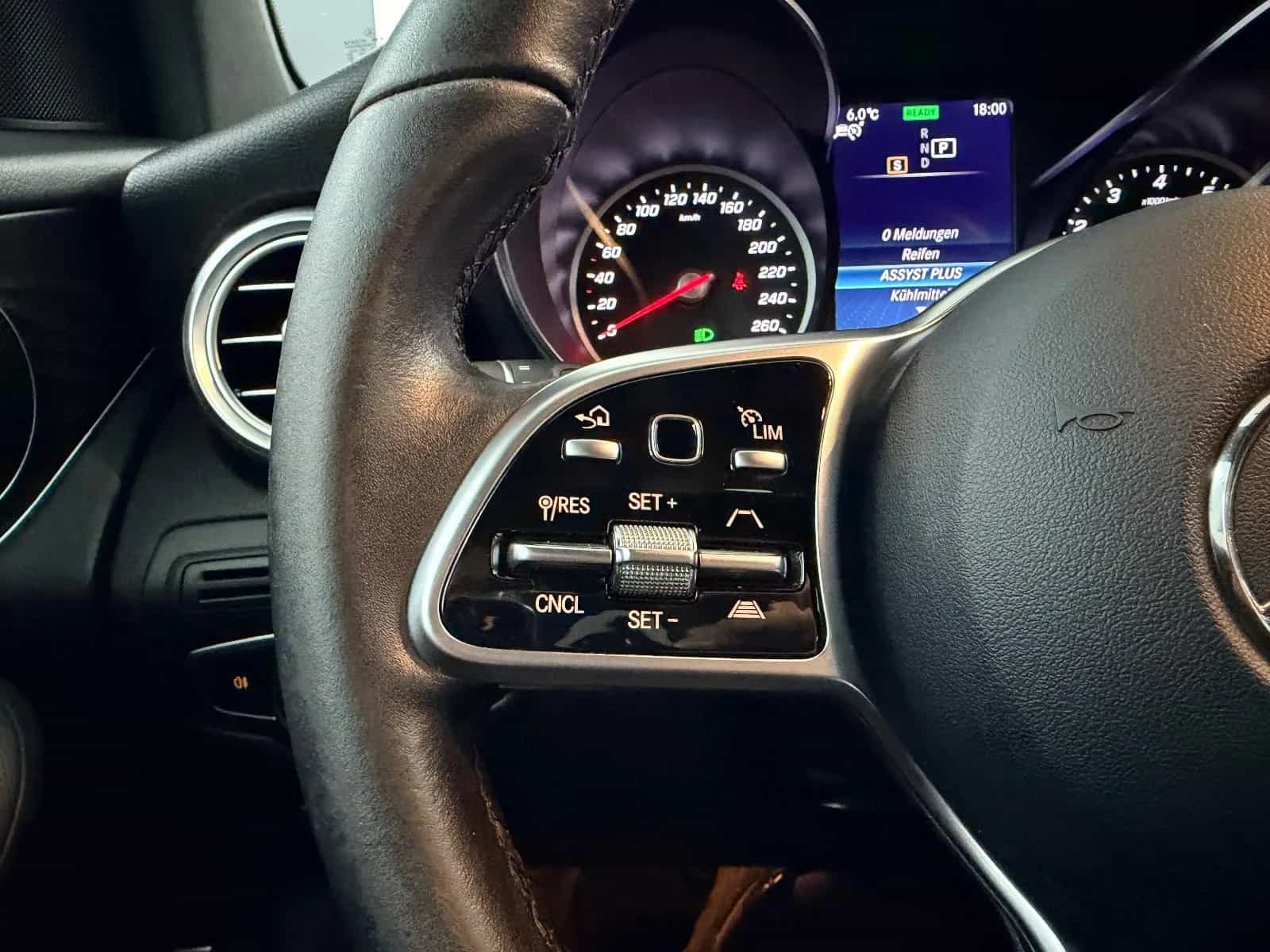 Mercedes-Benz GLC-Class 300 12/2020-photo-39