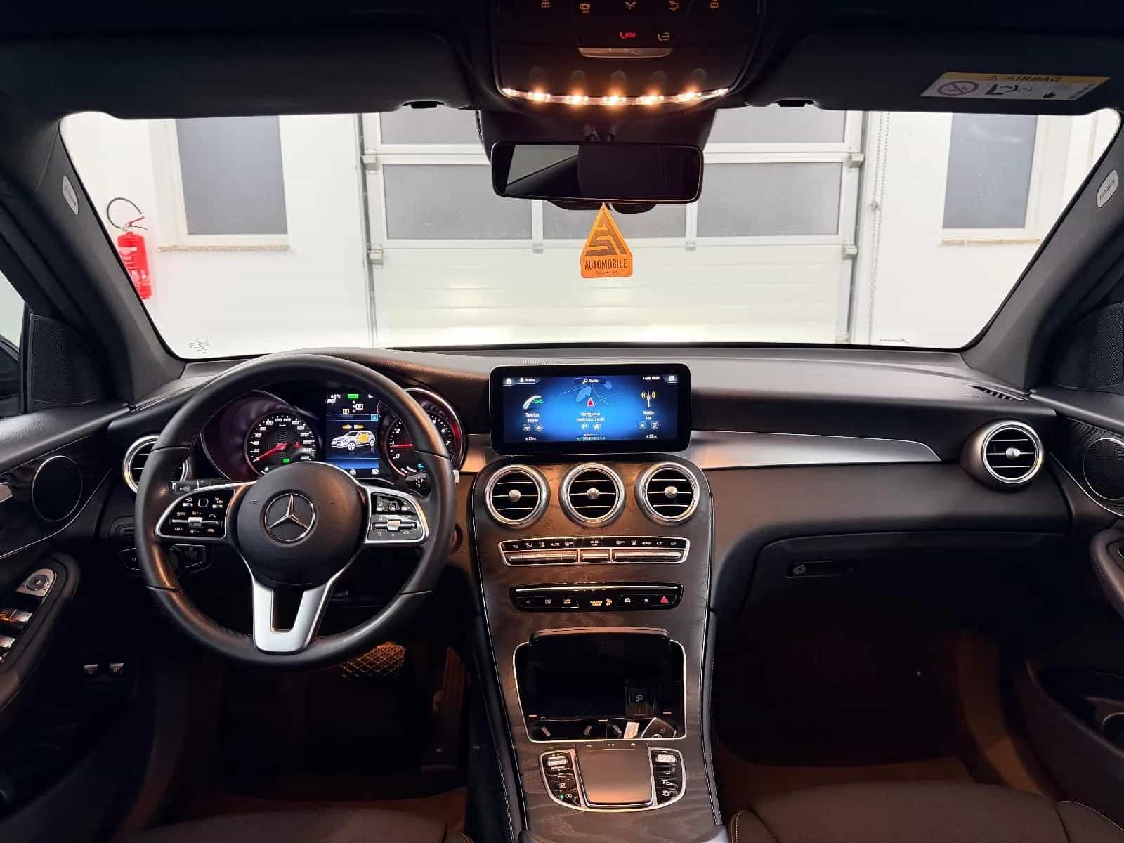 Mercedes-Benz GLC-Class 300 12/2020-photo-40