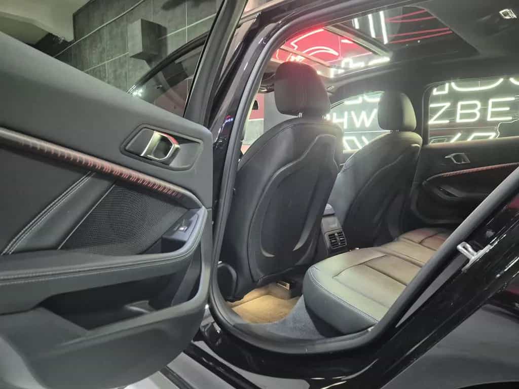 BMW M135 i xDrive *PERFORMANCE M*PANO*LEDER*MEMORY* 09/2020-photo-9