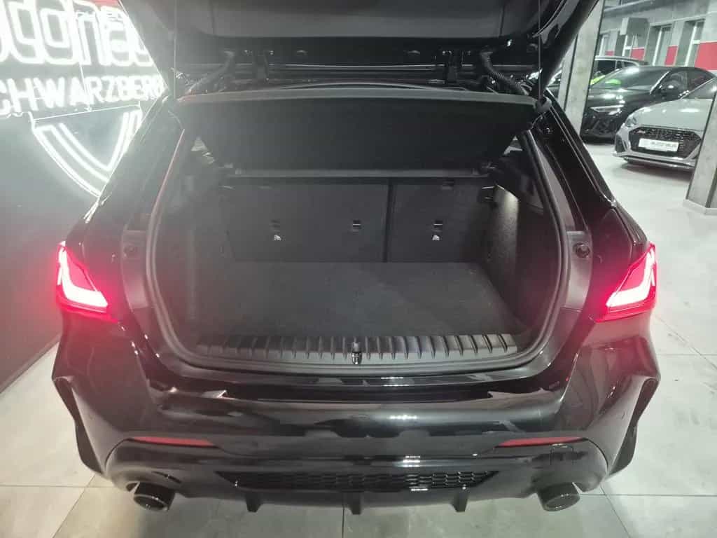 BMW M135 i xDrive *PERFORMANCE M*PANO*LEDER*MEMORY* 09/2020-photo-12