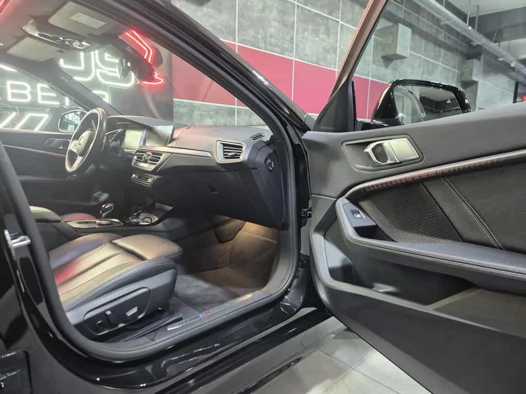 BMW M135 i xDrive *PERFORMANCE M*PANO*LEDER*MEMORY* 09/2020-photo-16