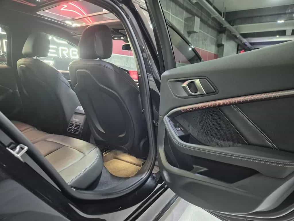 BMW M135 i xDrive *PERFORMANCE M*PANO*LEDER*MEMORY* 09/2020-photo-18