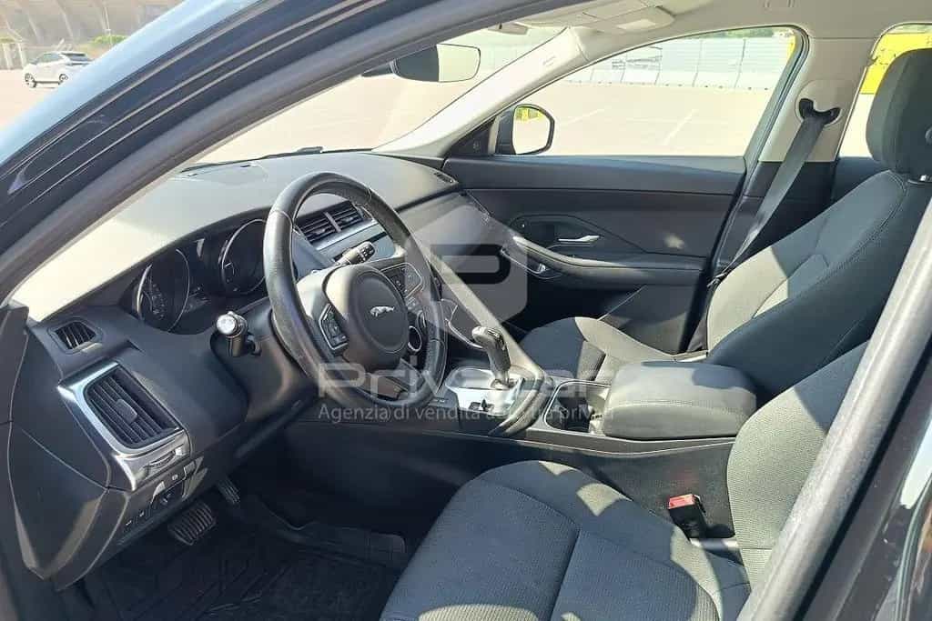 Jaguar E-Pace E-Pace 2.0D 150 CV AWD aut. 05/2020-photo-8