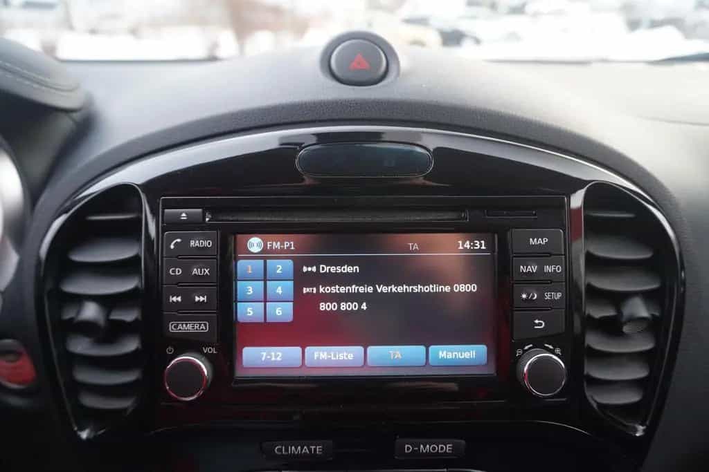 Nissan Juke 1.6 Navi Kamera Tempomat Teilleder USB PDC 02/2019-photo-16