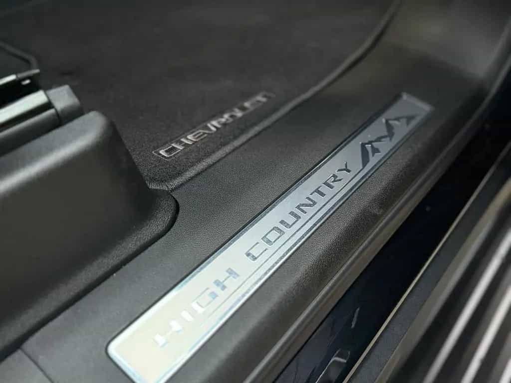 Chevrolet Suburban High Country  6,2l V8 | LPG | Lang | null-photo-23