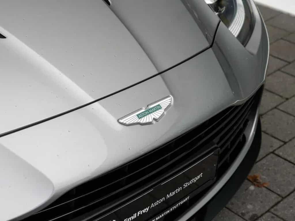 Aston Martin Vanquish null-photo-12