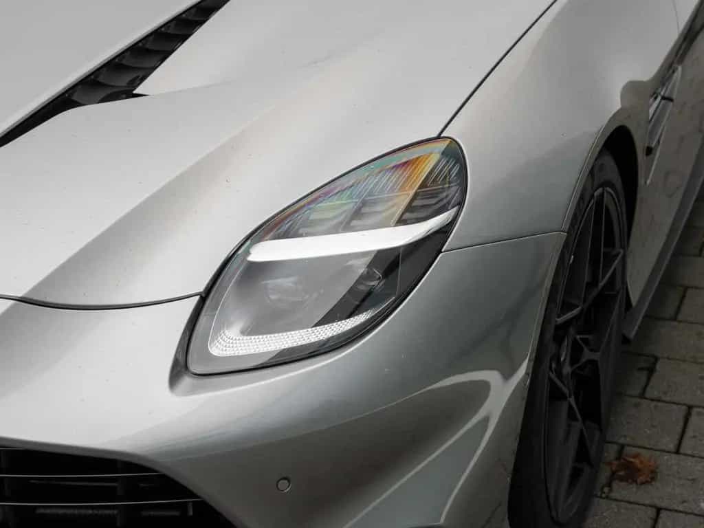 Aston Martin Vanquish null-photo-13