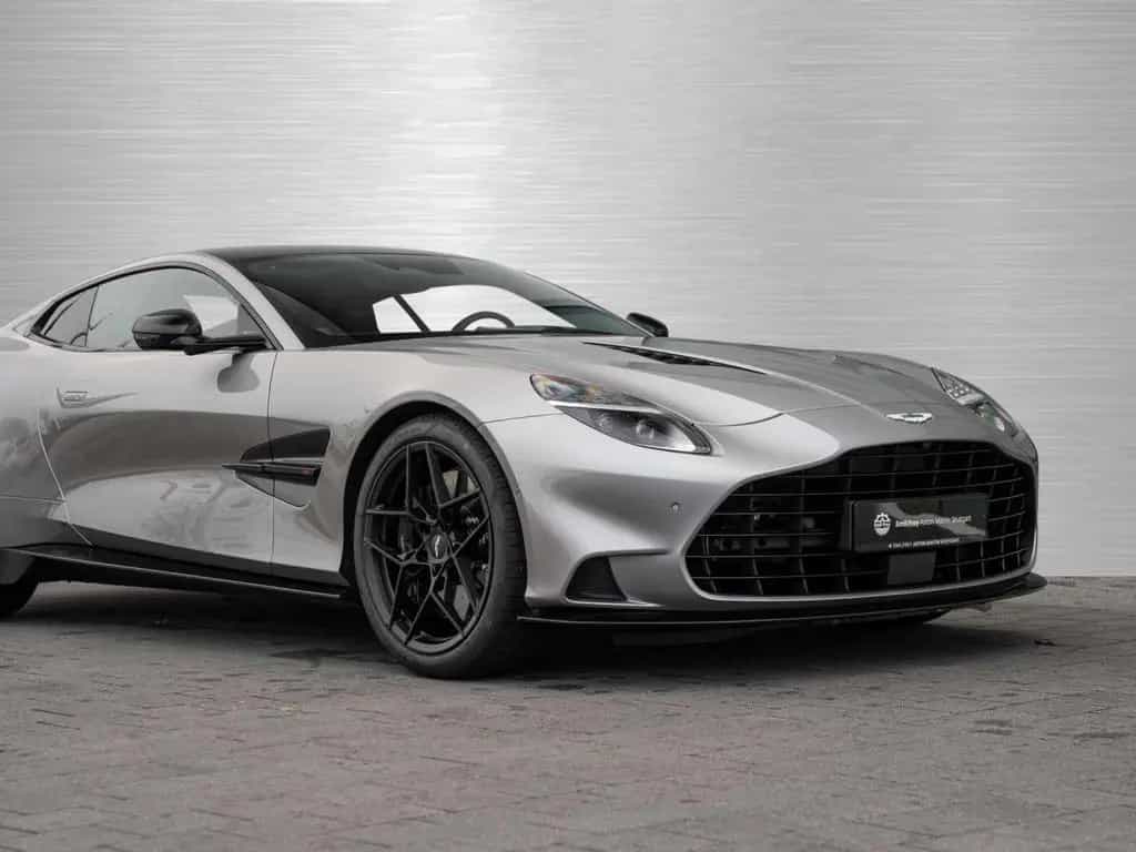 Aston Martin Vanquish null-photo-15