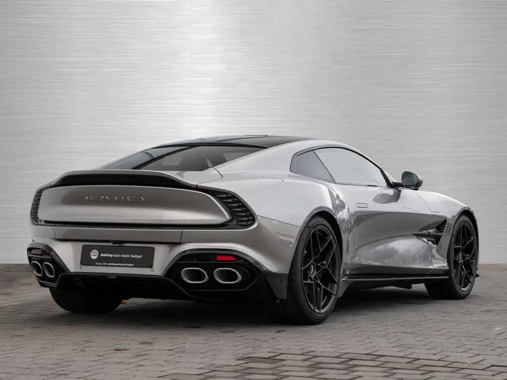 Aston Martin Vanquish null-photo-18