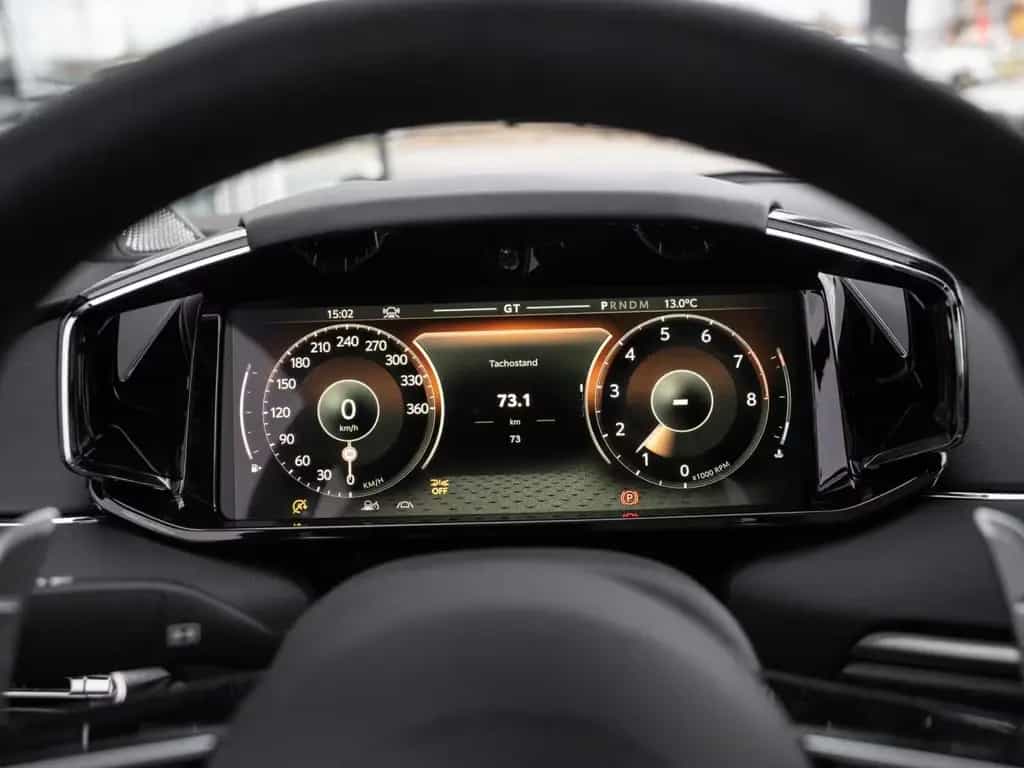 Aston Martin Vanquish null-photo-3
