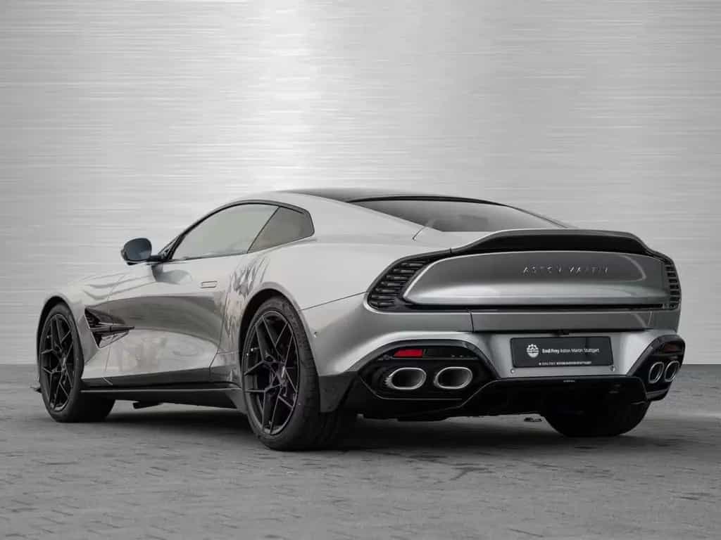 Aston Martin Vanquish null-photo-7