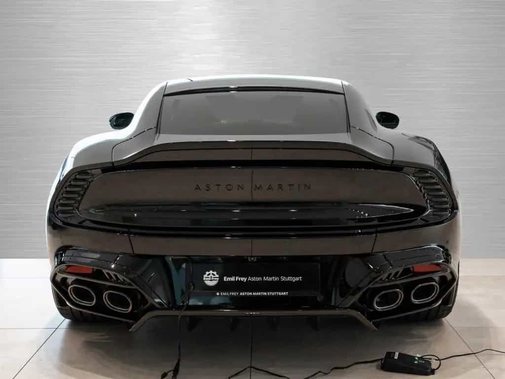 Aston Martin Vanquish 01/2026-photo-16
