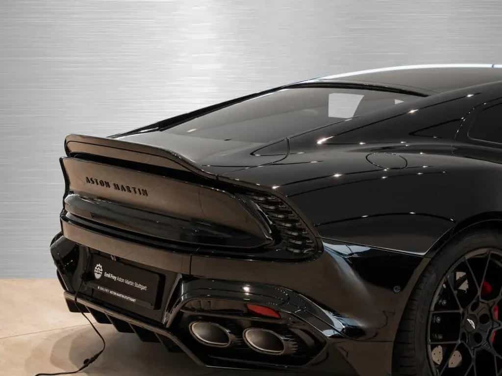 Aston Martin Vanquish 01/2026-photo-17