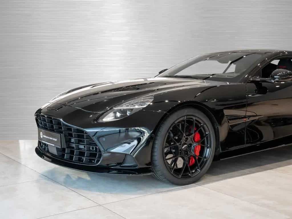 Aston Martin Vanquish 01/2026-photo-19