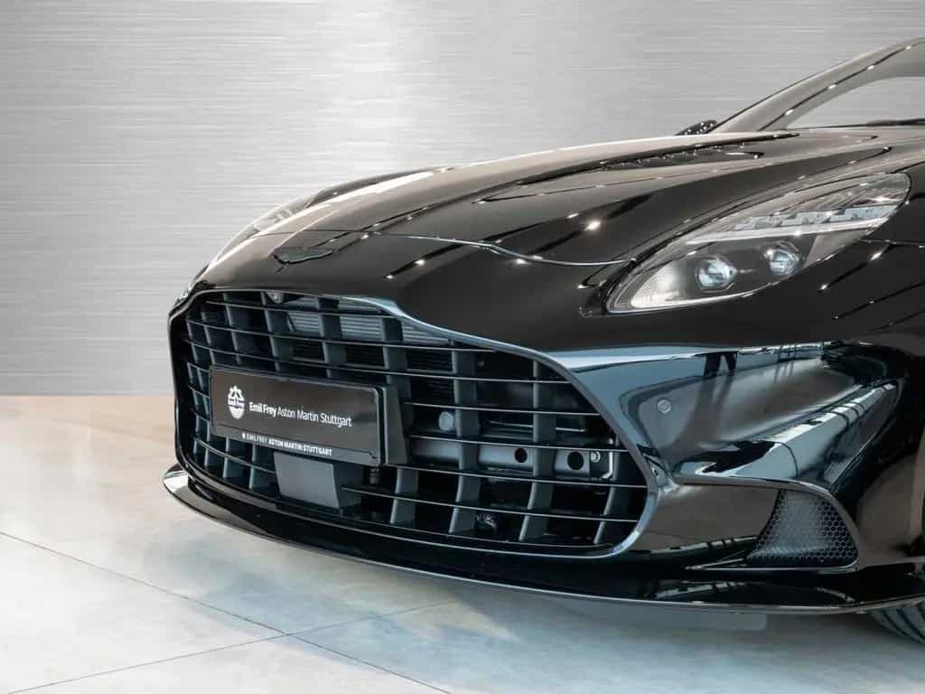 Aston Martin Vanquish 01/2026-photo-20
