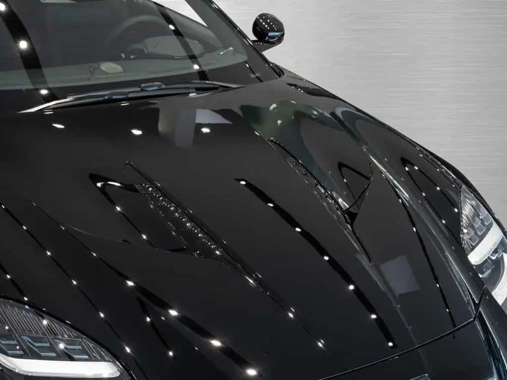 Aston Martin Vanquish 01/2026-photo-23