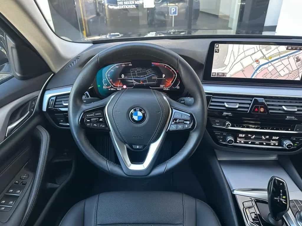 BMW 5 Series 520d LC Prof. LED DA ACC PA Standh. Lhz 11/2022-photo-7