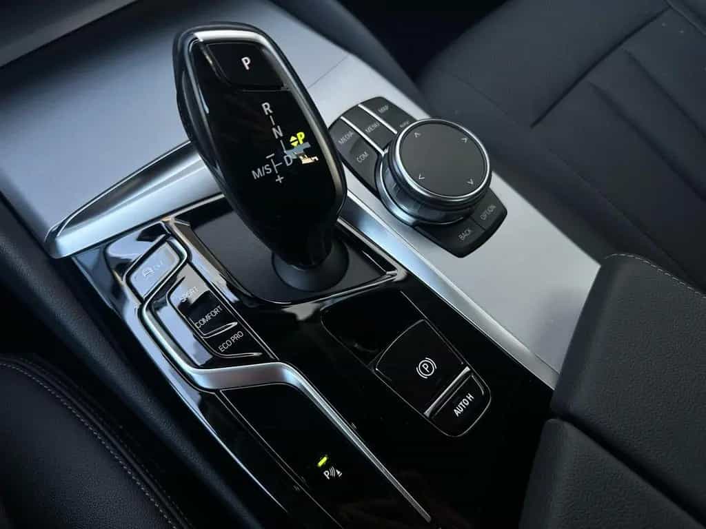 BMW 5 Series 520d LC Prof. LED DA ACC PA Standh. Lhz 11/2022-photo-8