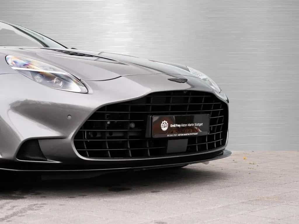 Aston Martin Vanquish Volante null-photo-22