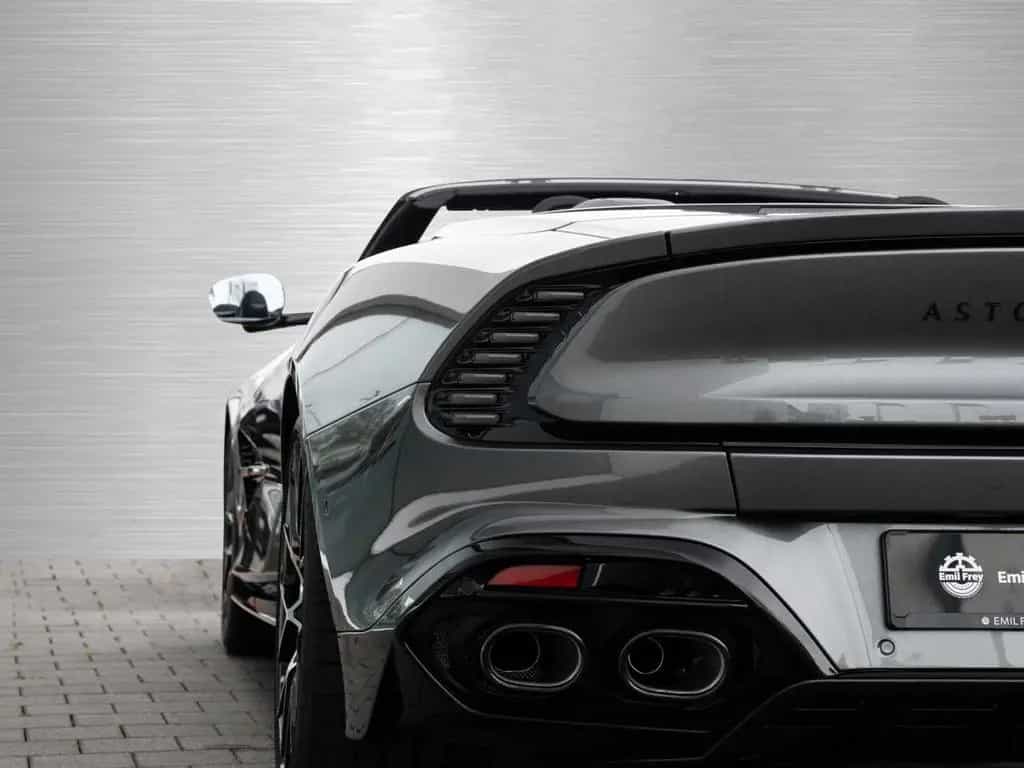 Aston Martin Vanquish Volante null-photo-24