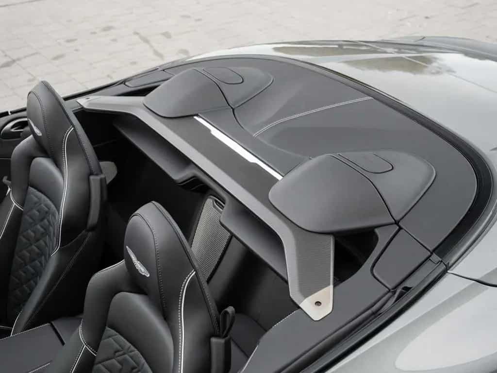 Aston Martin Vanquish Volante null-photo-26