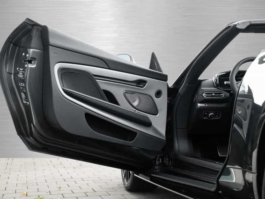 Aston Martin Vanquish Volante null-photo-31