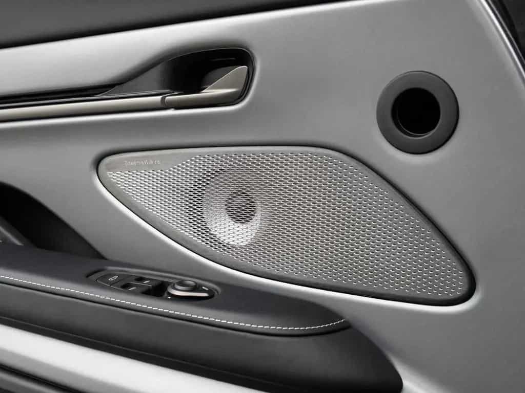 Aston Martin Vanquish Volante null-photo-32