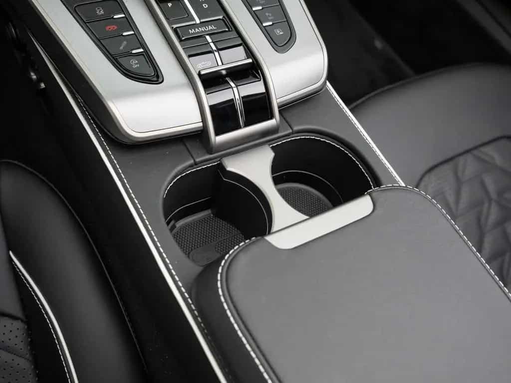 Aston Martin Vanquish Volante null-photo-36