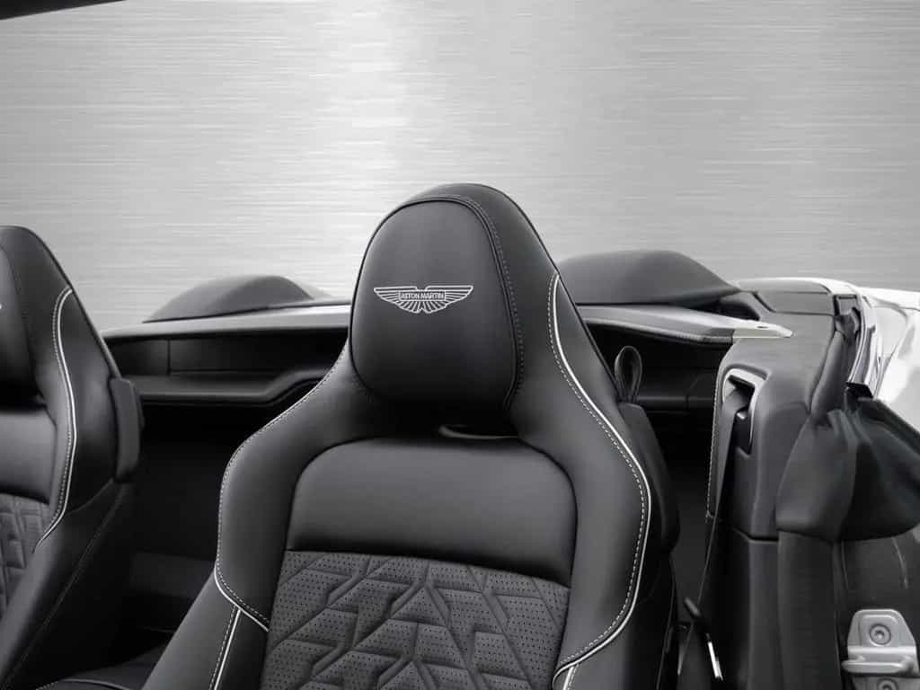 Aston Martin Vanquish Volante null-photo-4