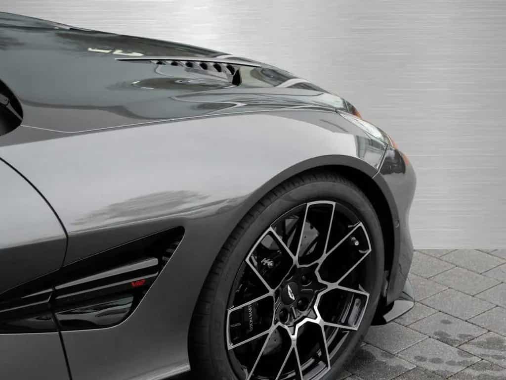 Aston Martin Vanquish Volante null-photo-8