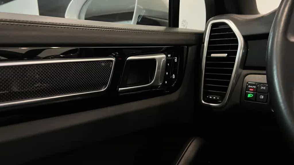 Porsche Cayenne Coupe Standh. AHK Luftf. Matrix 18W. HuD 05/2019-photo-25