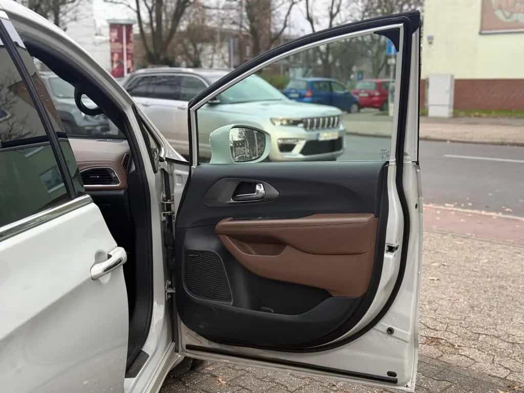 Chrysler Pacifica 3.6l V6 Pacifica Limited S + Entertainment 07/2020-photo-12