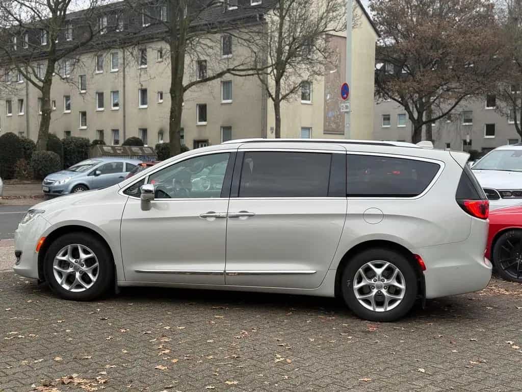 Chrysler Pacifica 3.6l V6 Pacifica Limited S + Entertainment 07/2020-photo-7