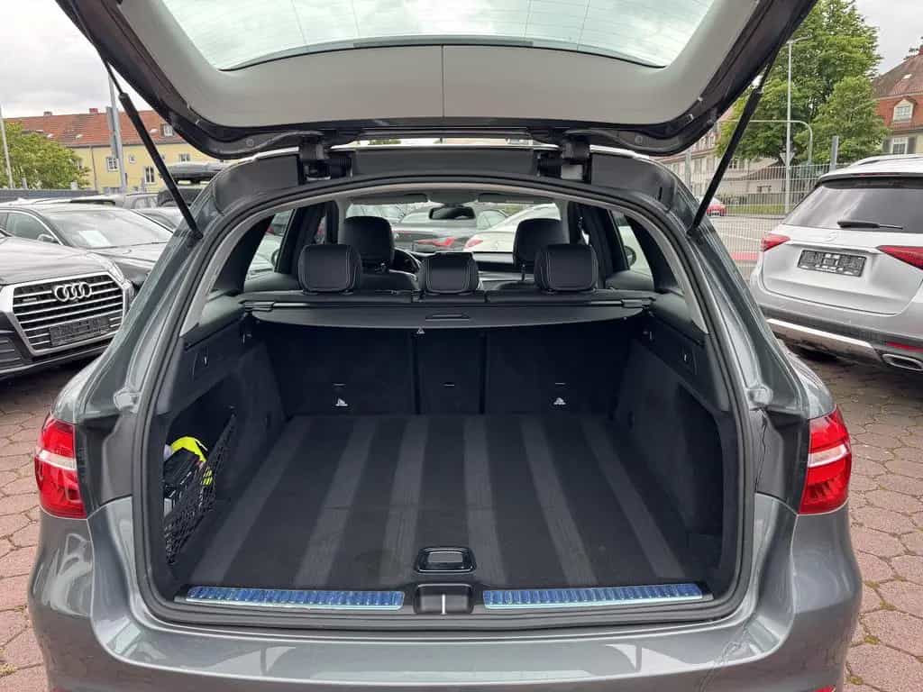 Mercedes-Benz GLC 250 4Matic AMG LINE ACC DTR 360° KAMERA LED 11/2017-photo-28