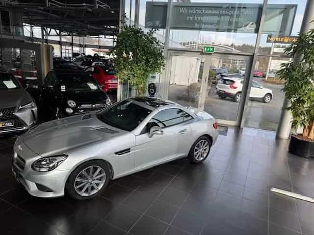 Mercedes-Benz SLC-Class 300 Roadster PANO NAVI ALU 09/2016-photo-3