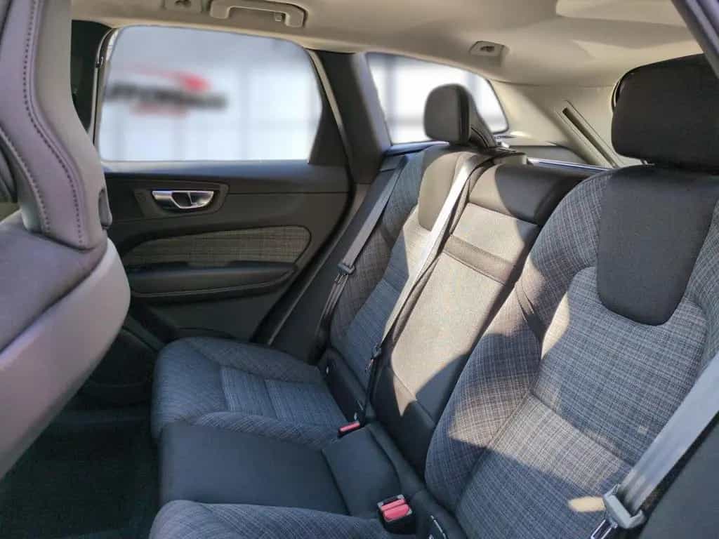Volvo XC60 XC 60 Momentum Pro 2WD 10/2021-photo-17