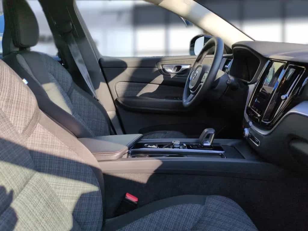 Volvo XC60 XC 60 Momentum Pro 2WD 10/2021-photo-21