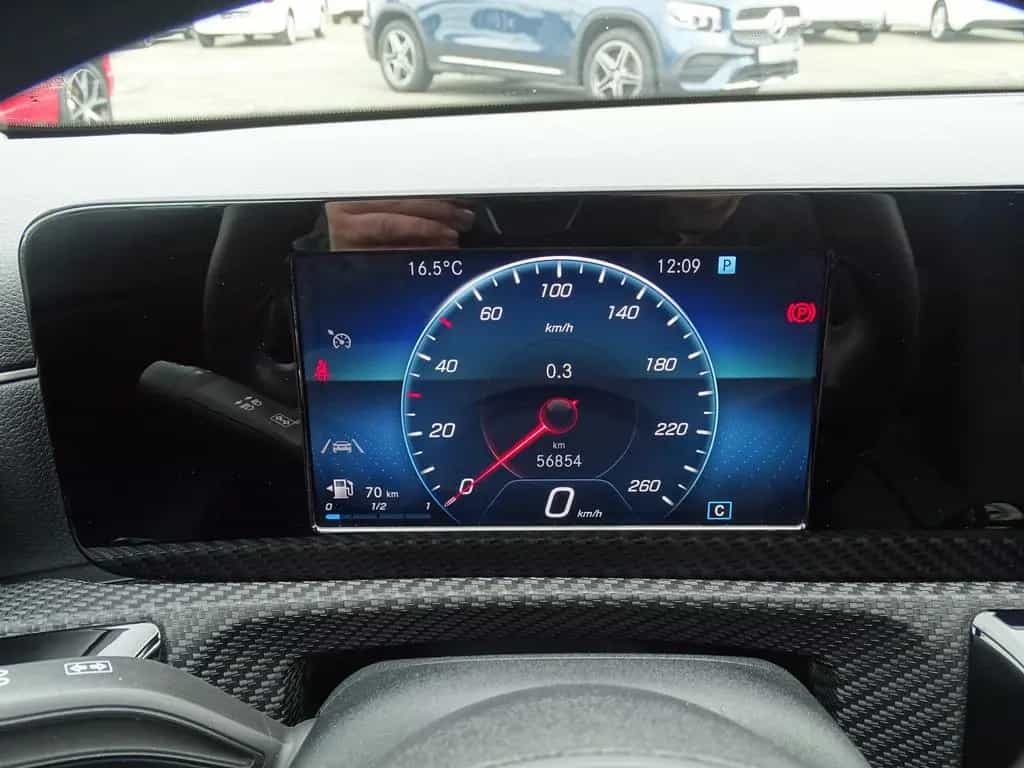 Mercedes-Benz CLA 180 Shooting Brake NAVI*LED*SHZG*PANO*PDC* 10/2020-photo-14