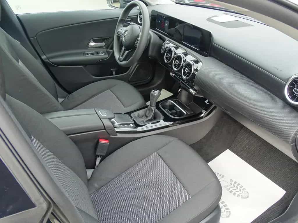 Mercedes-Benz CLA 180 Shooting Brake NAVI*LED*SHZG*PANO*PDC* 10/2020-photo-23