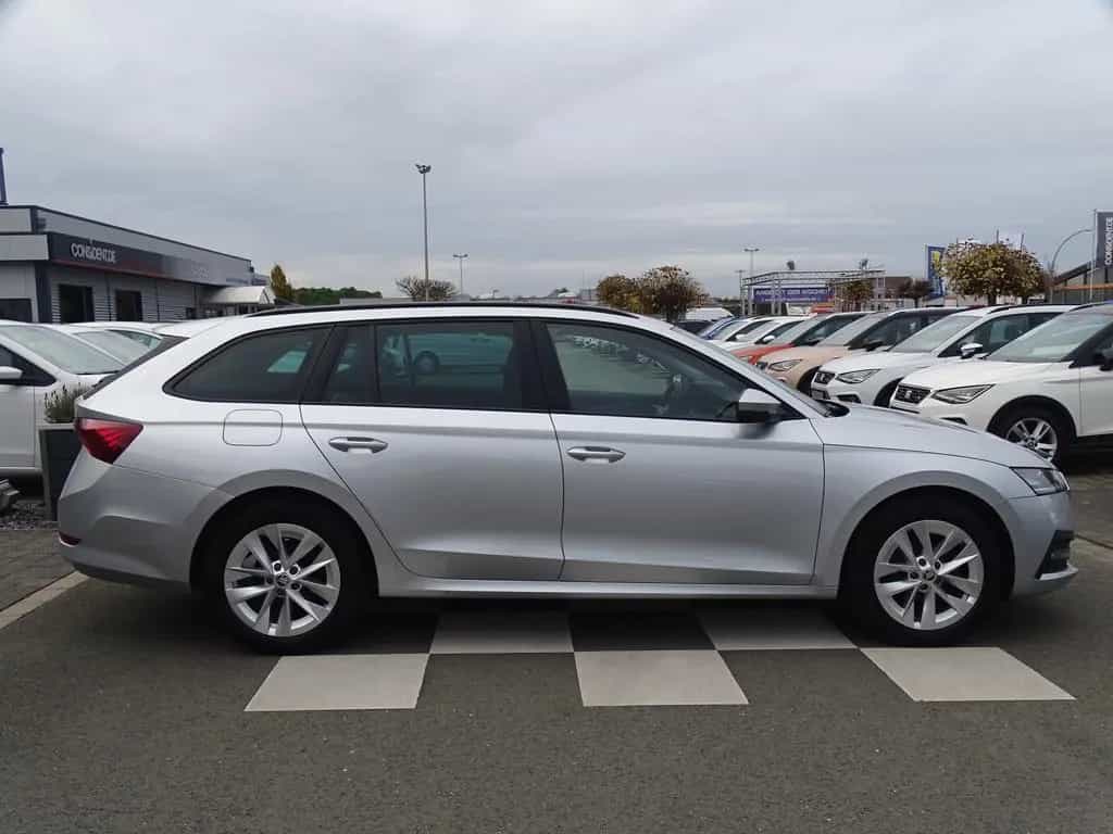 Skoda Octavia 1.0 Active*LED*SMART LINK*DAB*SHZG*RFK* 04/2021-photo-3